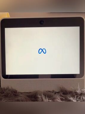 Meta Portal Smart Display - White